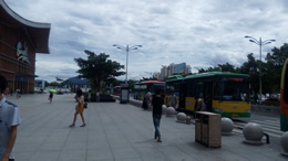 “五一”前夕客流畅旺，三亚机场运输保障平稳高效